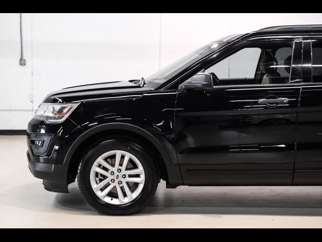 2017 Ford Explorer Base