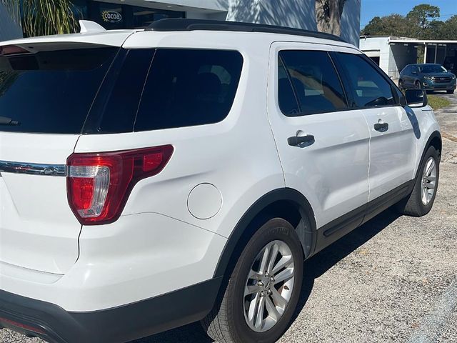 2017 Ford Explorer Base