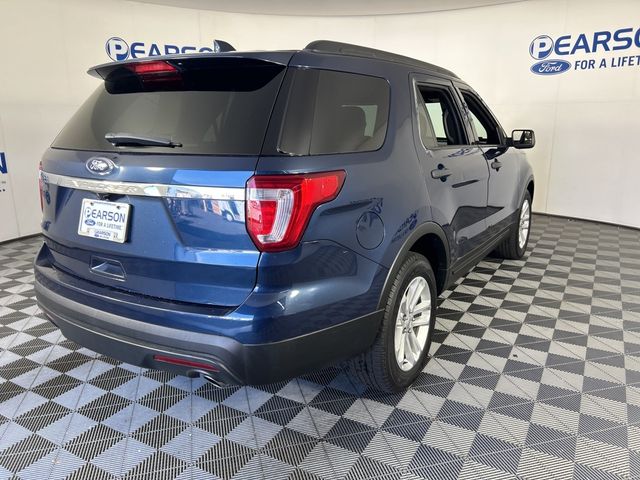 2017 Ford Explorer Base