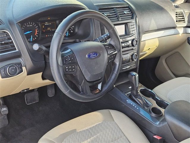 2017 Ford Explorer Base