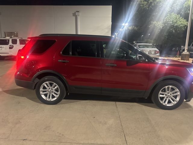 2017 Ford Explorer Base