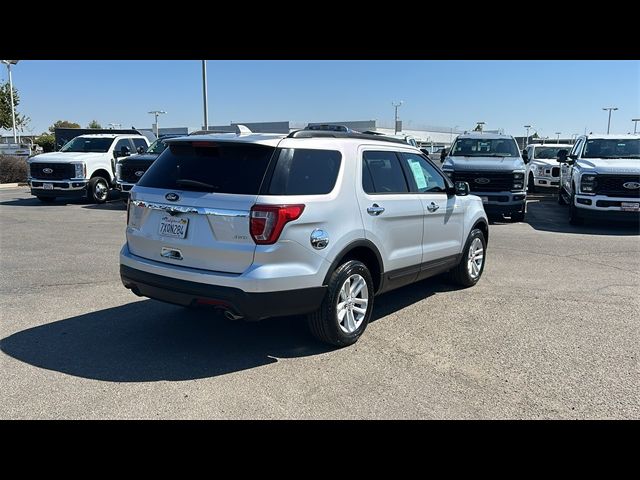 2017 Ford Explorer Base