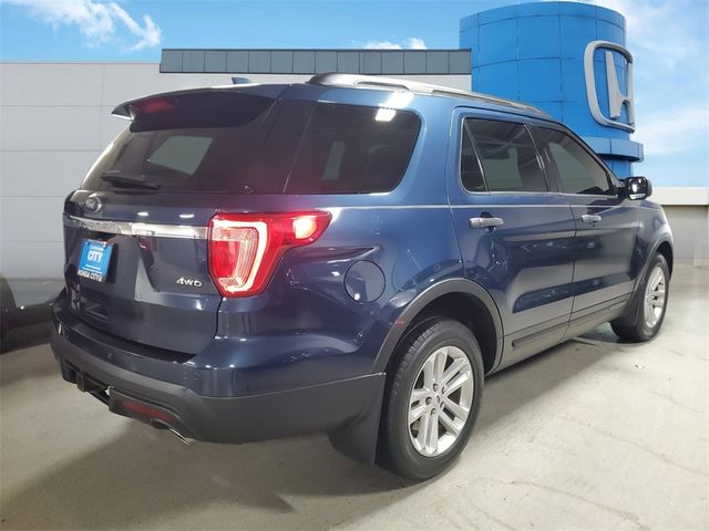 2017 Ford Explorer Base