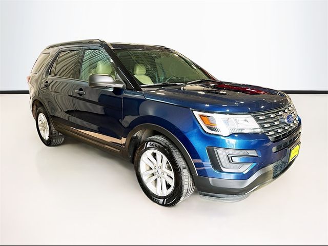 2017 Ford Explorer Base