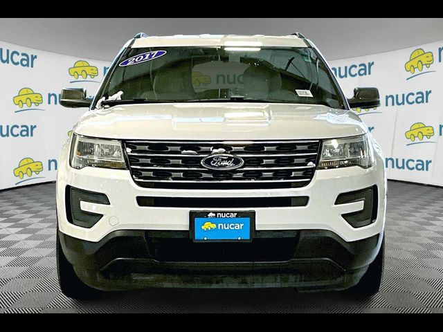 2017 Ford Explorer Base