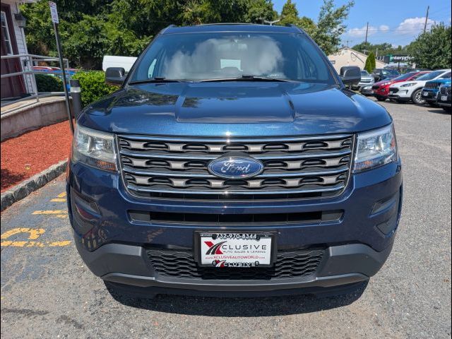 2017 Ford Explorer Base