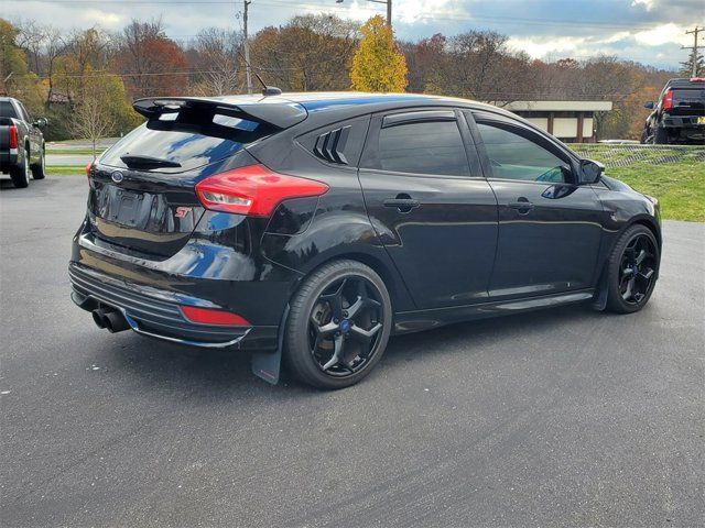 2017 Ford Focus ST