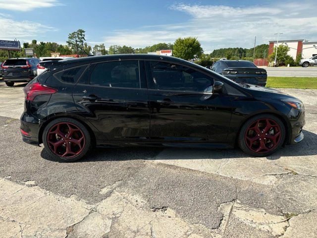 2017 Ford Focus ST