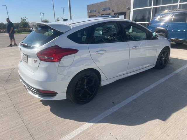 2017 Ford Focus ST