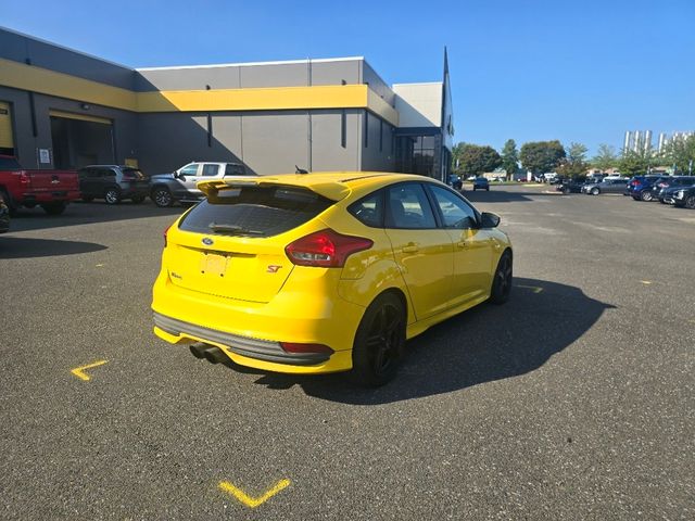 2017 Ford Focus ST