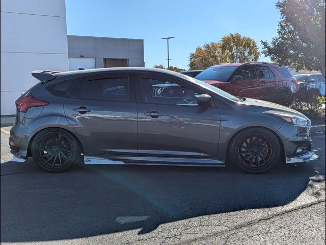 2017 Ford Focus ST