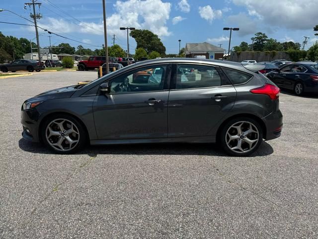 2017 Ford Focus ST