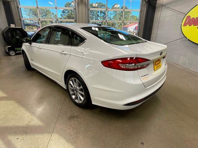 2017 Ford Fusion Hybrid SE