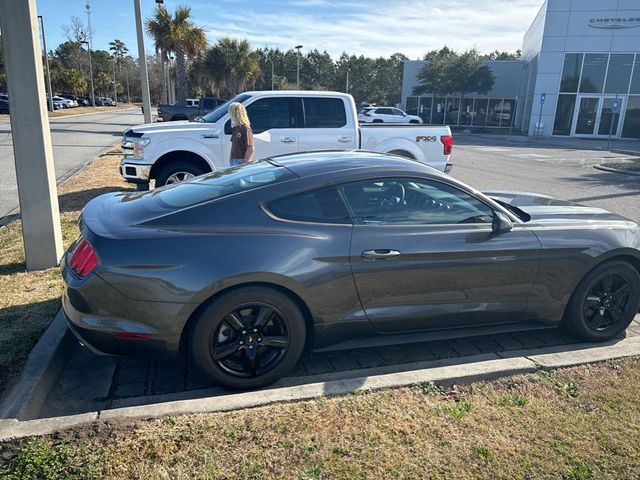 2017 Ford Mustang V6