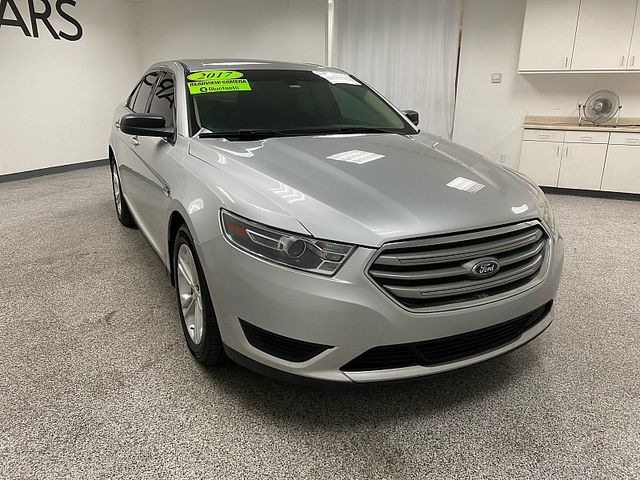 2017 Ford Taurus SE