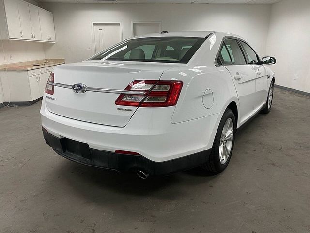 2017 Ford Taurus SE