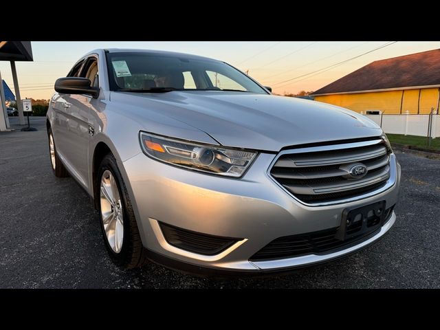 2017 Ford Taurus SE