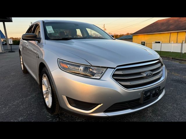 2017 Ford Taurus SE