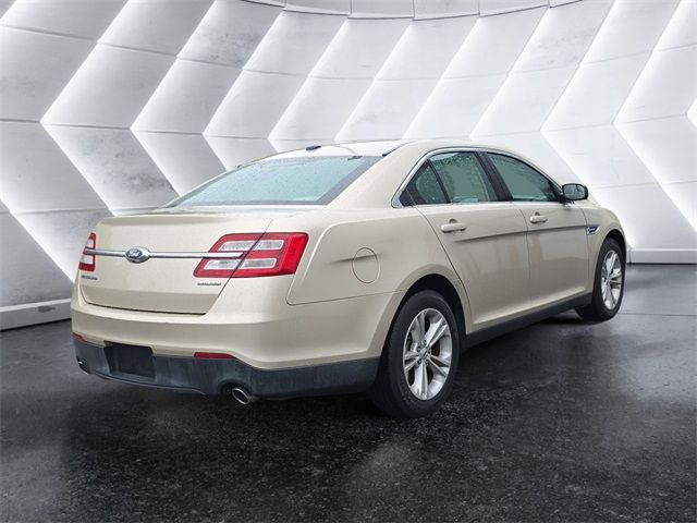 2017 Ford Taurus SE