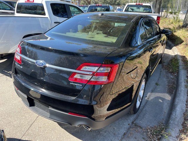 2017 Ford Taurus SE