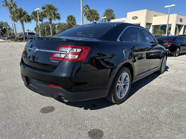 2017 Ford Taurus SE