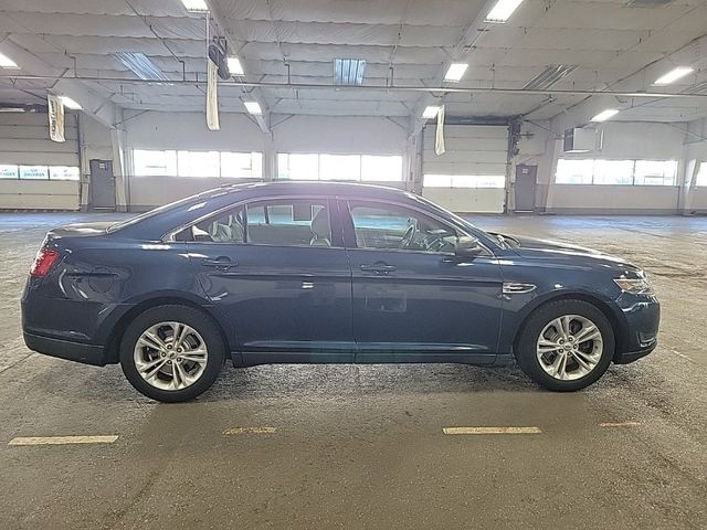 2017 Ford Taurus SE