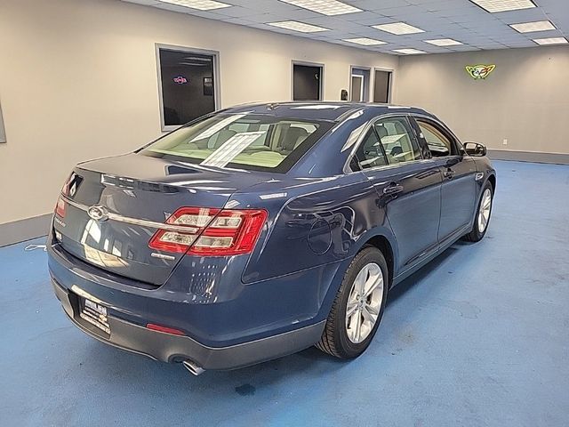 2017 Ford Taurus SE