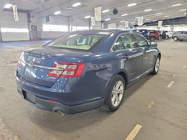 2017 Ford Taurus SE