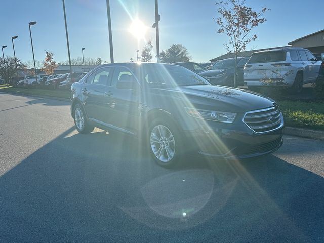 2017 Ford Taurus SE