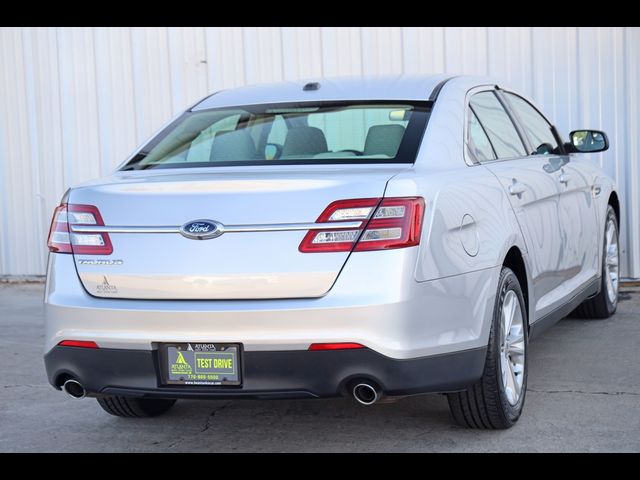 2017 Ford Taurus SE