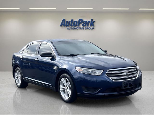 2017 Ford Taurus SE