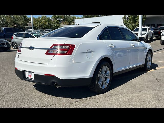 2017 Ford Taurus SE