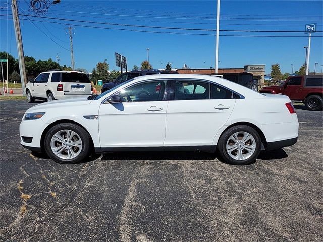 2017 Ford Taurus SE