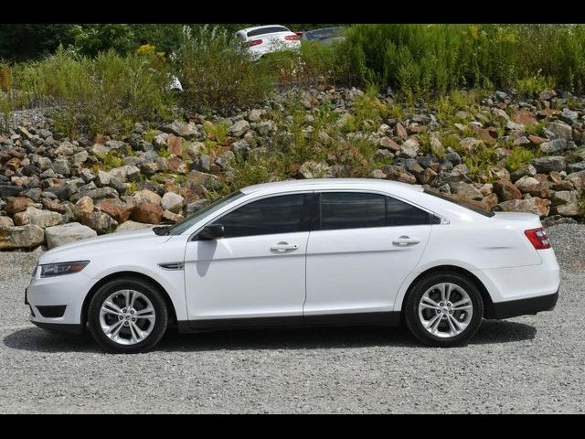 2017 Ford Taurus SE