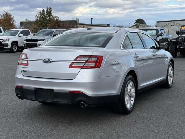 2017 Ford Taurus SE