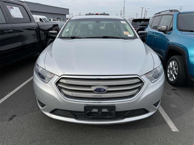 2017 Ford Taurus SE