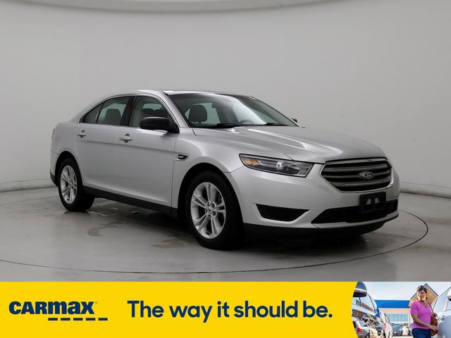 2017 Ford Taurus SE