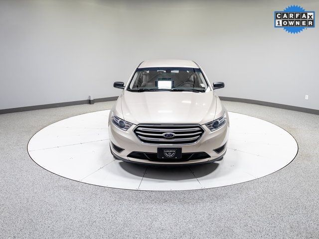 2017 Ford Taurus SE