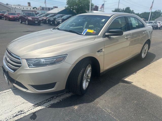 2017 Ford Taurus SE