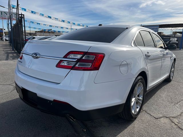 2017 Ford Taurus SE