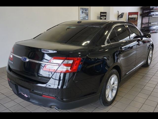 2017 Ford Taurus SE