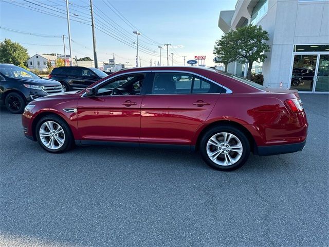 2017 Ford Taurus SEL