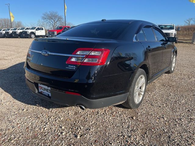 2017 Ford Taurus SEL