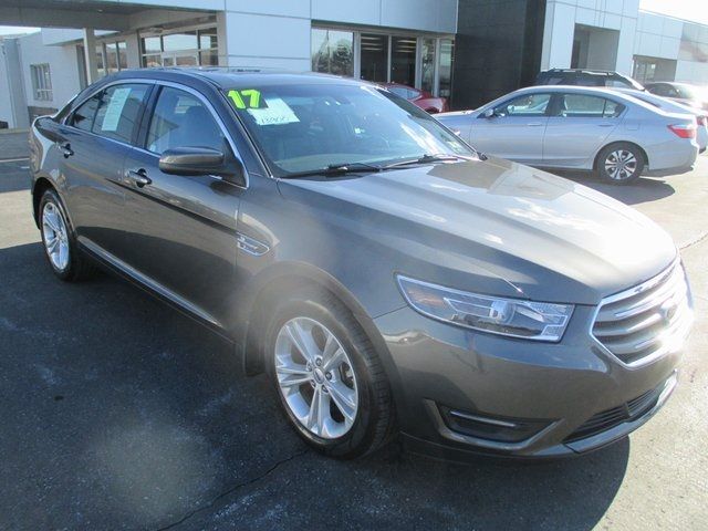 2017 Ford Taurus SEL