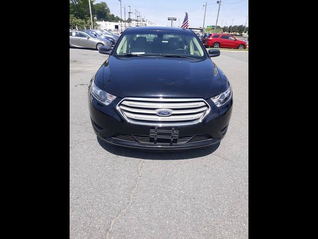 2017 Ford Taurus SE