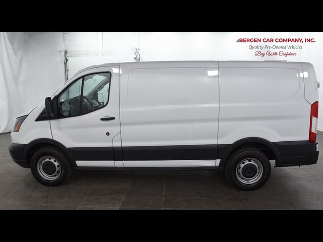 2017 Ford Transit Base