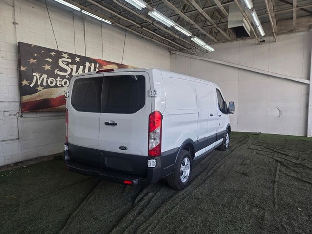 2017 Ford Transit Base