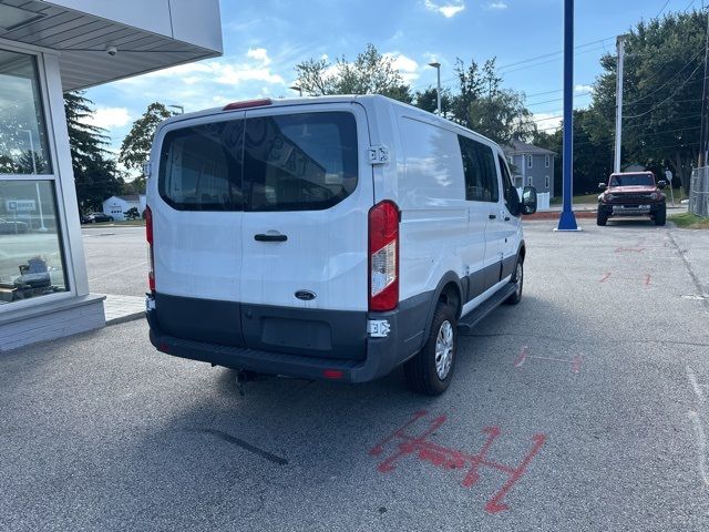 2017 Ford Transit Base