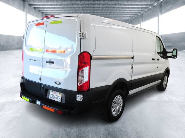 2017 Ford Transit Base