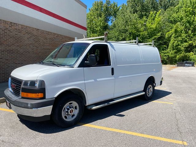 2017 GMC Savana Base